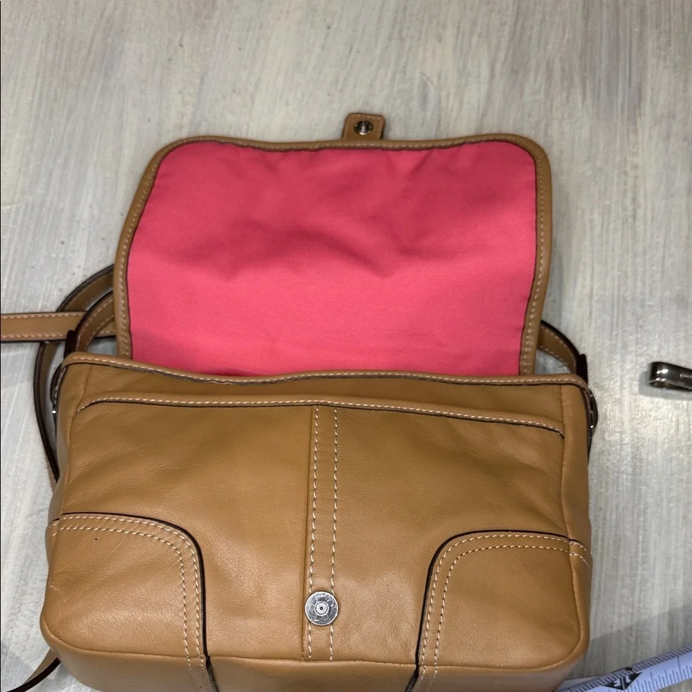 Coach Hadley Tan Leather Crossbody Field Bag F29763 - Picture 6 of 9